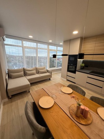 Продаєм шикарну квартиру для людей які цінують якість та комфорт - фото 1