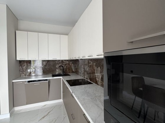 Продається Новенька 2-х кімнптгп квартира. Центр. Новобудова Ужгород