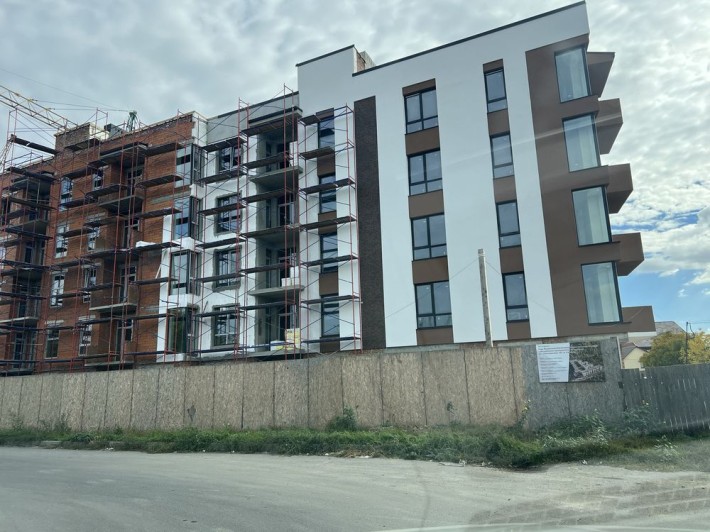 Чорнова однокімнатна у ЖК Сторожницький - фото 1