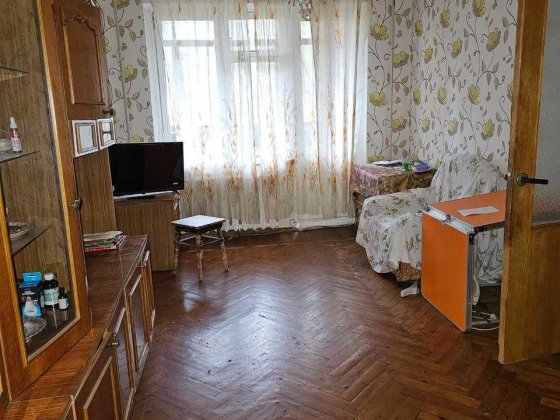 Продам 3 кімнатну квартиру на Лівому березі, вул Калинова середній пов Днепр