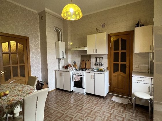 3 кімнатна затишна квартира в історичному центрі міста Чернигов