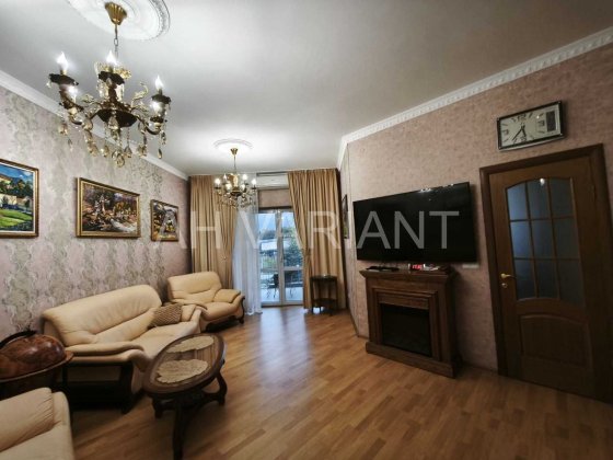 Продається 3-кімнатна квартира, вул Воз’єднання 17   Код: 36765 Ужгород