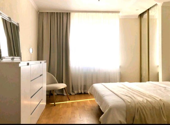 3к кв в Академічному з ремонтом - фото 1