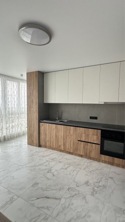 Простора двокімнатна квартира з неймовірним видом на Дніпро - фото 1