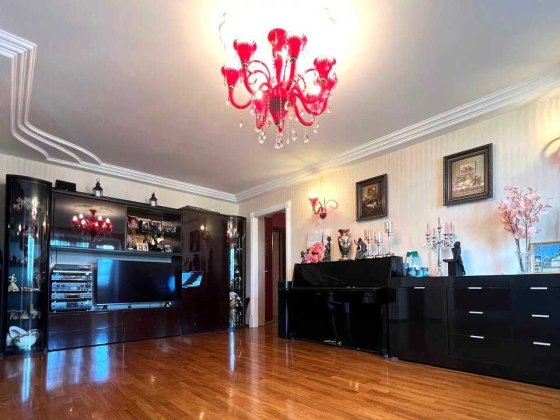 Продам 3х кімнатну квартиру-студію Ремонт, Цегла, Центр! Чернигов