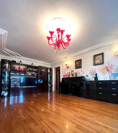 Продам 3х кімнатну квартиру-студію Ремонт, Цегла, Центр! - фото 1