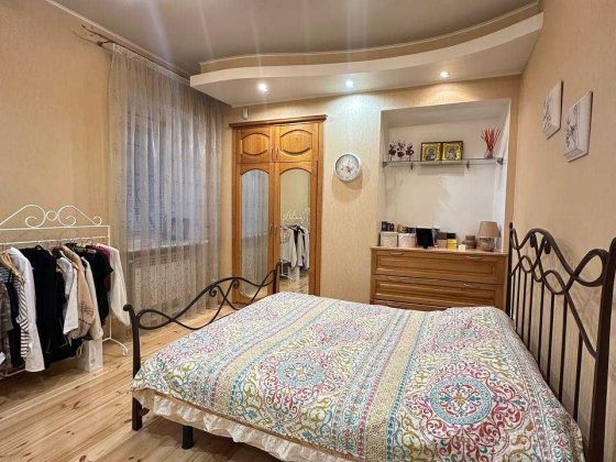 Продається 3-кімнатна квартира самому серці Дніпра зі своїм опаленням Дніпро