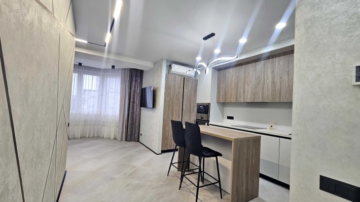 СТИЛЬНА евродвушка з ТРЕНДОВИМ ремонтом на МИТНИЦІ - фото 1