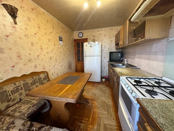 Продам трикімнатну квартиру - фото 1