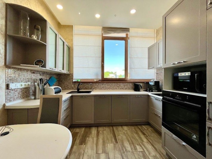 Продається стильна 3-кімнатна квартира в автономному клубному будинку - фото 1