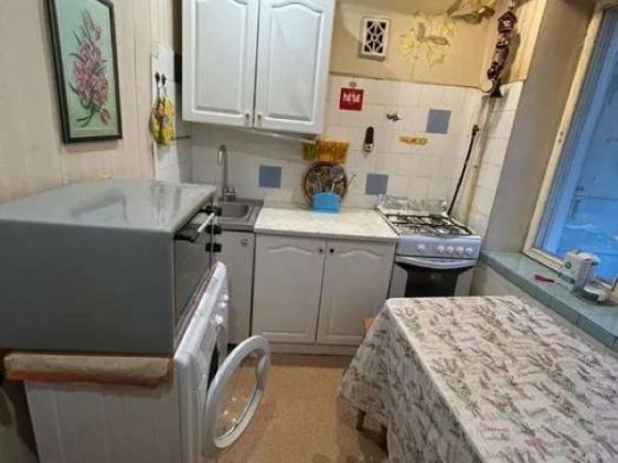 Продам 1-кімнатну квартиру  Солом'янському районі вул. В. Липківського 15 Киев