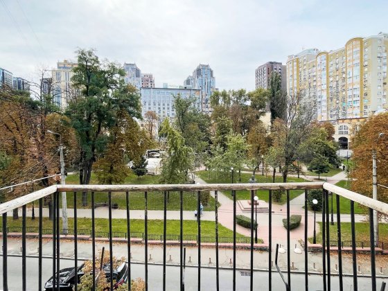 2к квартира на Івана Федорова 10, 56 кв.м, 3 поверх, 100800$, торг Київ