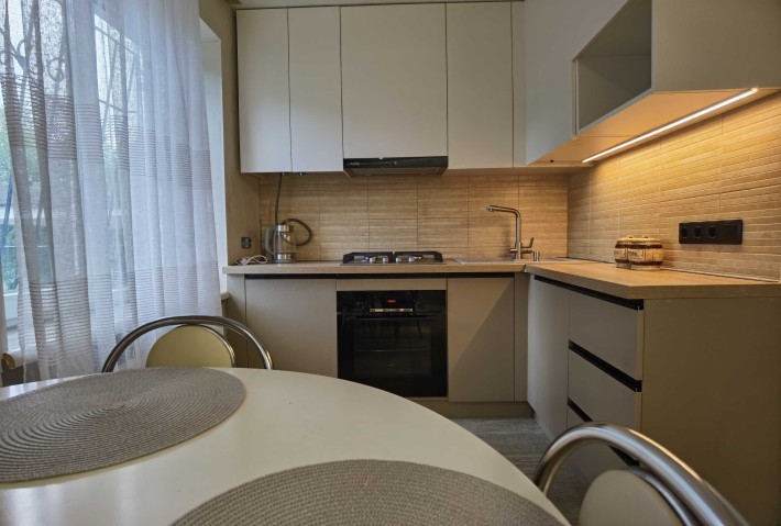 ПРОДАМ 3 комнатную квартиру с ремонтом - фото 1