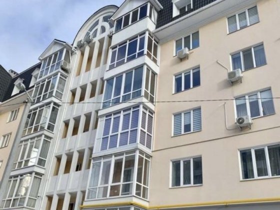 Продам двухкомнатную квартиру на Стрелецкой набережной Чернігів