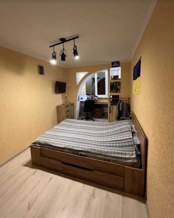 Продається 2-кімнатна квартира, гарний ремонт, стан заходь та живи - фото 1