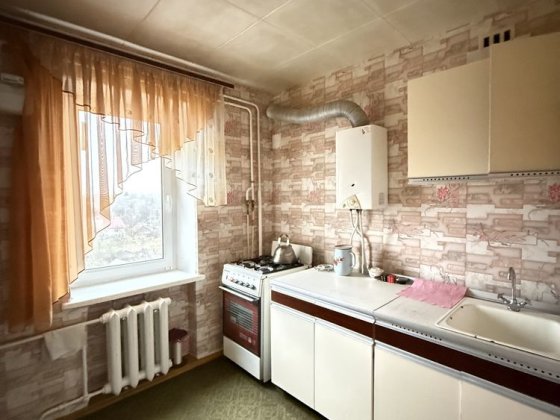 Продаж 2- во кімнатної квартири,  р-н Боєвої Чернигов