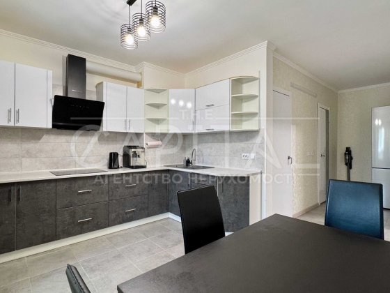 Продаж квартири, пр-т Науки, Голосіївський р-н Киев