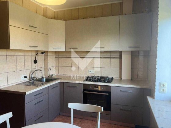 Світла двостороння 3-кімнатна (73 м²) на Лифаря! Киев