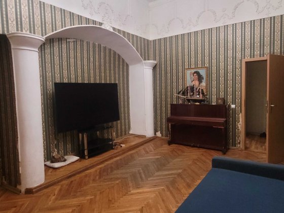 Найдешевший м2 на Льва Толстого. 4 кімнати, 87 м2, 2/5. Рогнідинська Киев