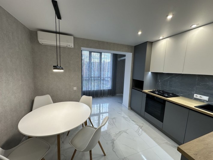 Квартира 2к в ЖК Сімейний комфорт 60 м2 - фото 1