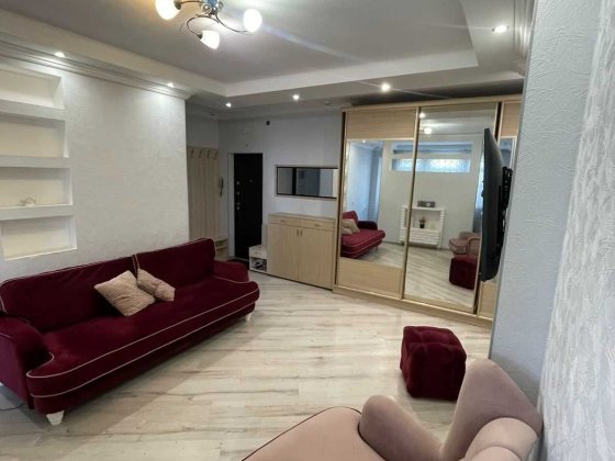 Центр міста вул. Гоголя - Святотроїцька, Черкаси