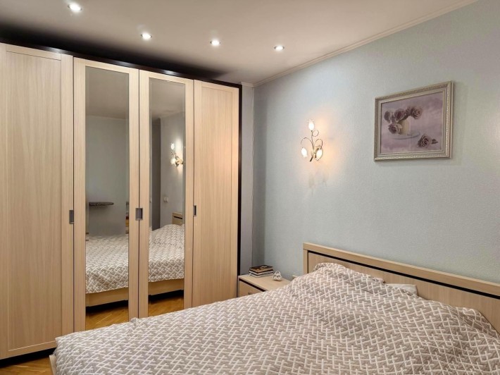 Затишна 3-кімнатна квартира з якісним ремонтом вул. Драгоманова 15-А - фото 1