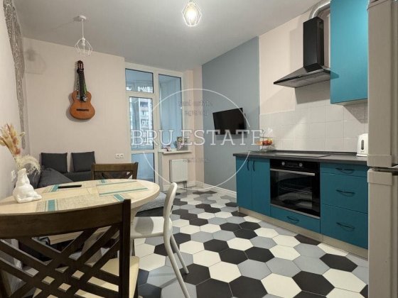 Продаж 1 к квартири.  50м кв   Позняки  Ремонт   5й з 25ти Киев