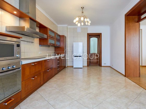 Простора 4-к квартира, метро Золоті ворота, історичний центр! Київ