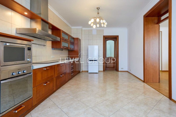 Простора 4-к квартира, метро Золоті ворота, історичний центр! - фото 1