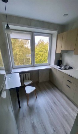 Продам 1 кім в центрі - фото 1