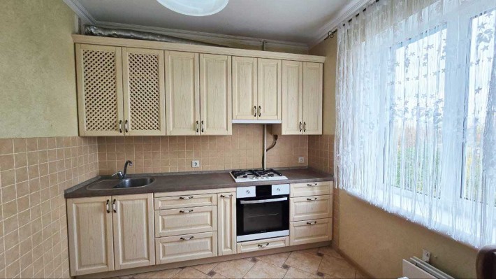 Продається 4-кімнатна квартира на вул. Земська, Сертифікат - фото 1