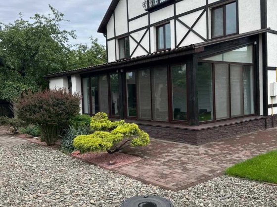 СДАЕМ в аренду  дом 153 м кв на Оболони, есть газ и камин, торг !! Вышгород