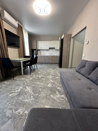 Сучасний таунхаус + паркомісця + ліс поруч - фото 1