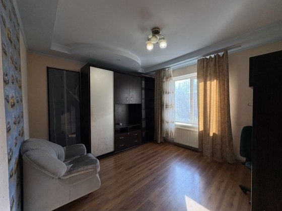 Здам дом в павлограде в  центре ,можно  военим  все вопроси по телефон Павлоград