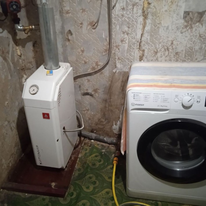 Здам частину будинку з окремим двором і двома котиками - фото 1