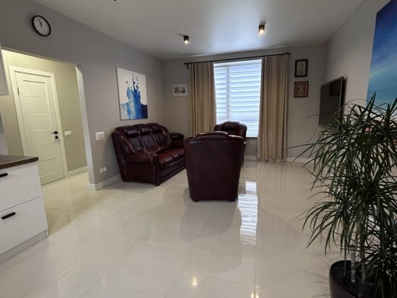 Затишний таунхаус з сауною, з генератором Буча