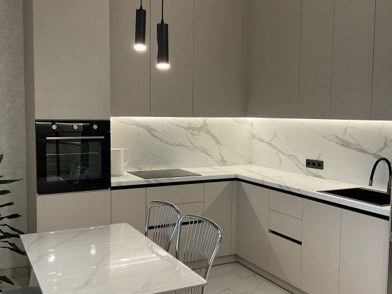 Ціну знижено. Оренда затишного пів будинку біля лісу з підвалом.