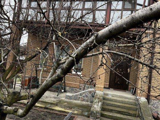 Здається будинок на Троіцькій біля річки 1400 дол Суми