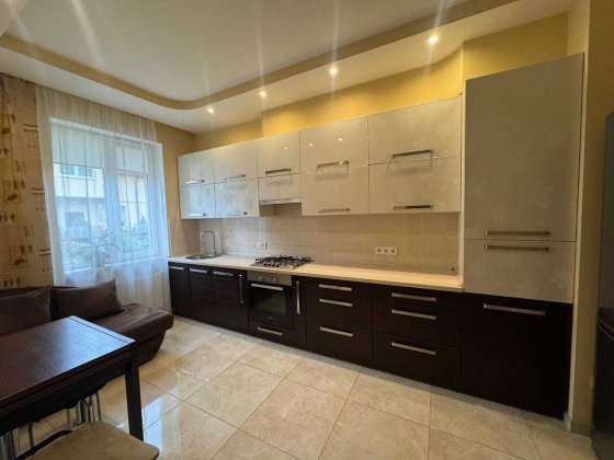 Оренда котеджу на 12 школі