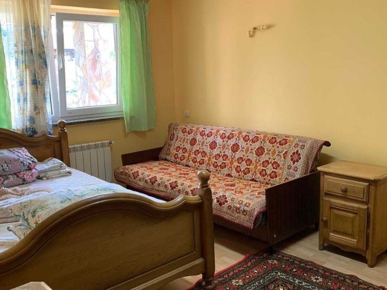 Частина приватного будинку неподалік ТЦ "DEPOt" Черновцы