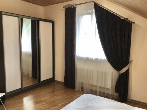 Оренда 5 кімнатного ПРОСТОРОГО Будинку в Чернівцях Черновцы