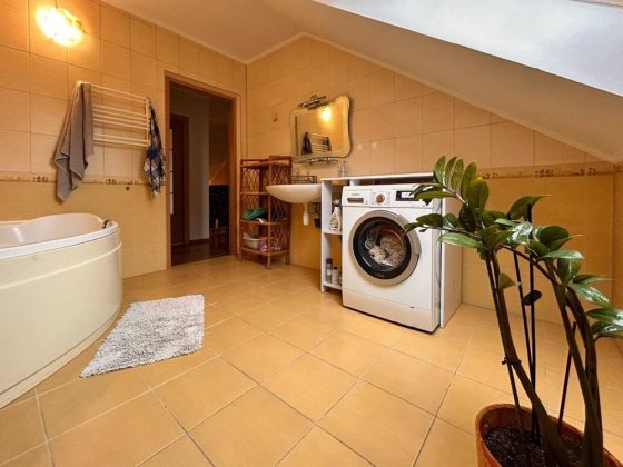 Оренда 4к будинок. Передмістя. Черновцы