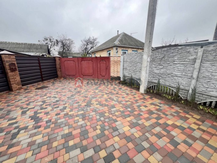 Здам доглянутий цегляний будинок у районі Казбет, вул. Василини. - фото 1