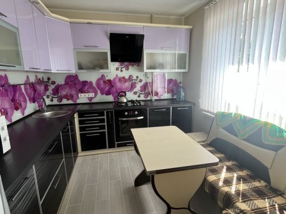 Продам 3 кімнатну квартиру по вул. Незалежності Чернигов