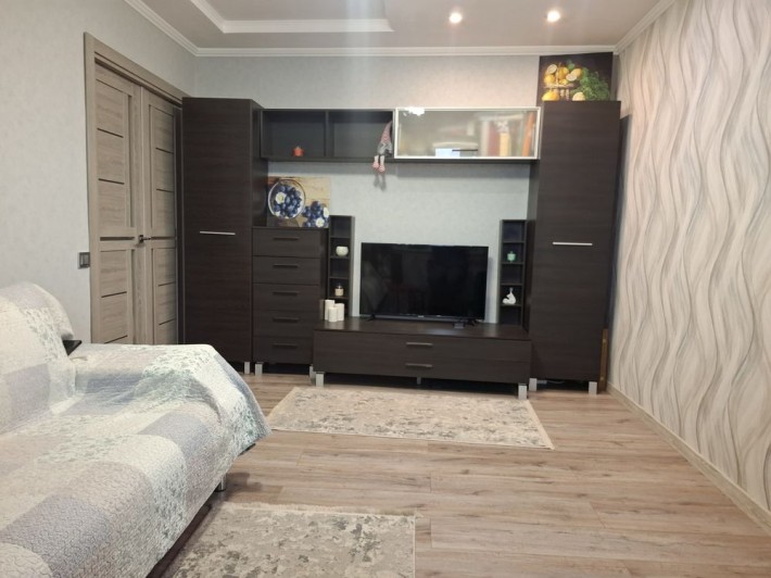 Продаж гарної 2к квартири поліпшеного планування в цегляному будинку. - фото 1