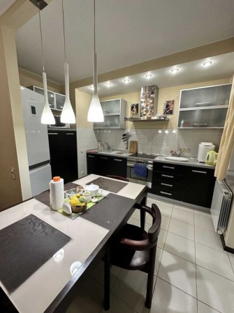 Продам 3-к квартиру Тополь-1 Кирпичный дом Правый берег - фото 1