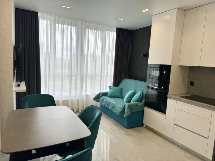 Продається 1 кім. квартира 50 кв.м. дизайнерський ремонт. Центр! - фото 1