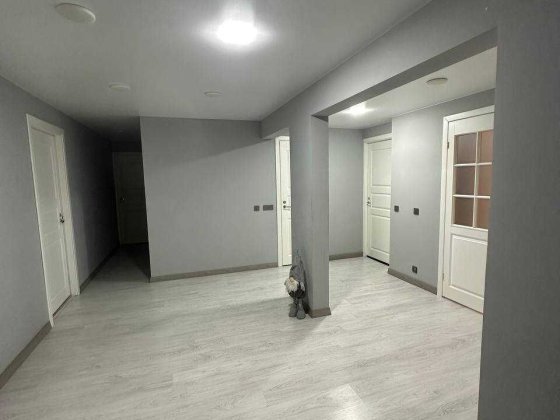 Продам 4-х кімнатну квартиру на вул. Вартових неба Днепр