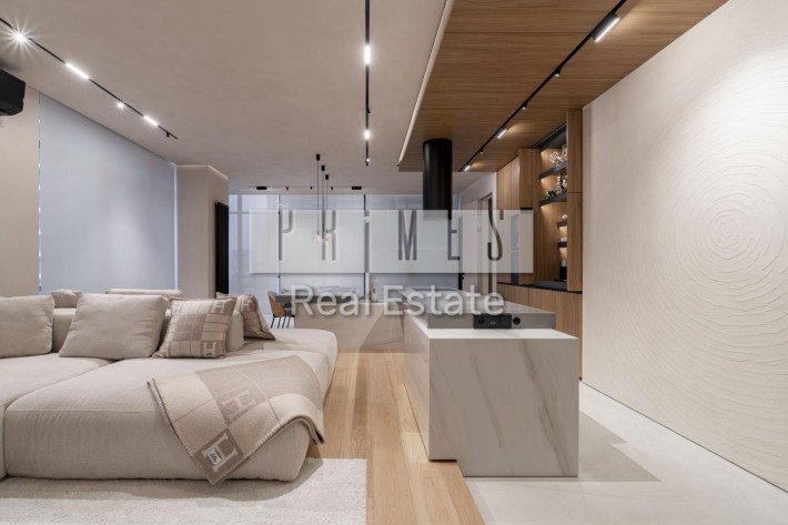 Продажа 3к квартиры 108м2, ЖК Новопечерские Липки, ул. Верхогляда, 17в - фото 1