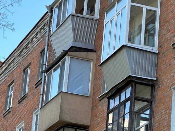 Продам 2-х кімнатну квартиру на вул. Незалежності (Титова), 2. Днепр